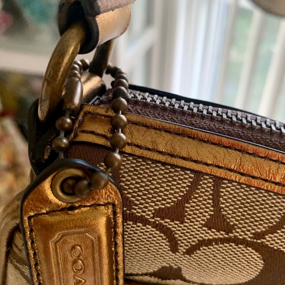 🧡NWOT Coach bronze & brown suede logo bag buckled. Get @ this price a classic! - Picture 4 of 9